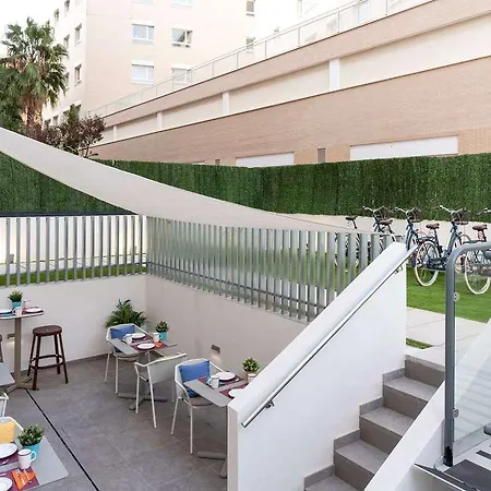 Ibis Budget Centro Puerto * Valencia