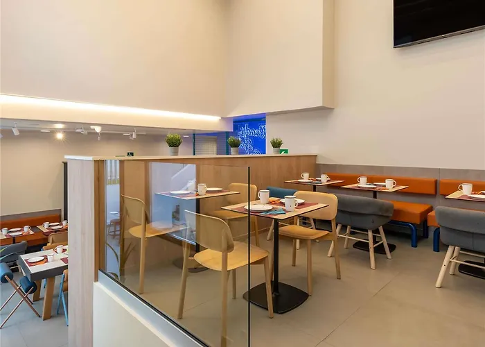 Ibis Budget Centro Puerto *